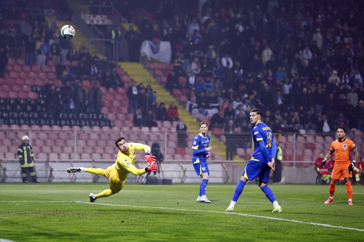 在青年队效 在青年队效