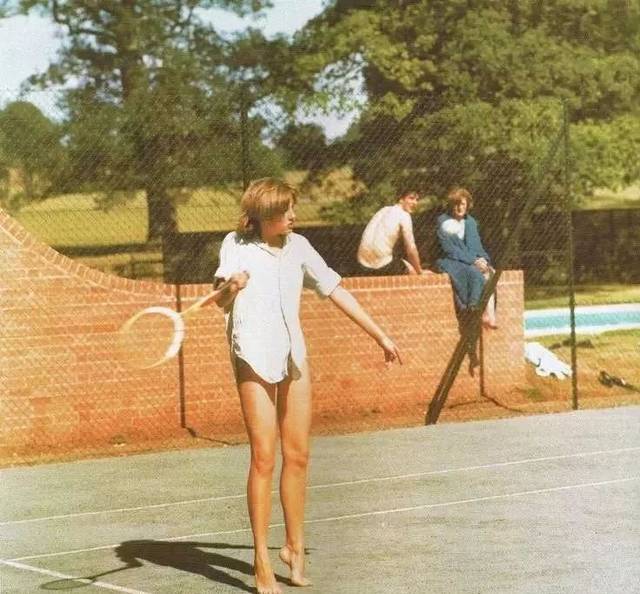 来自世界各 来自世界各